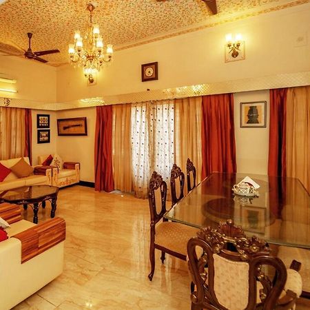 אודייפור Santosh Villa - The House Of Antiques And Art מראה חיצוני תמונה